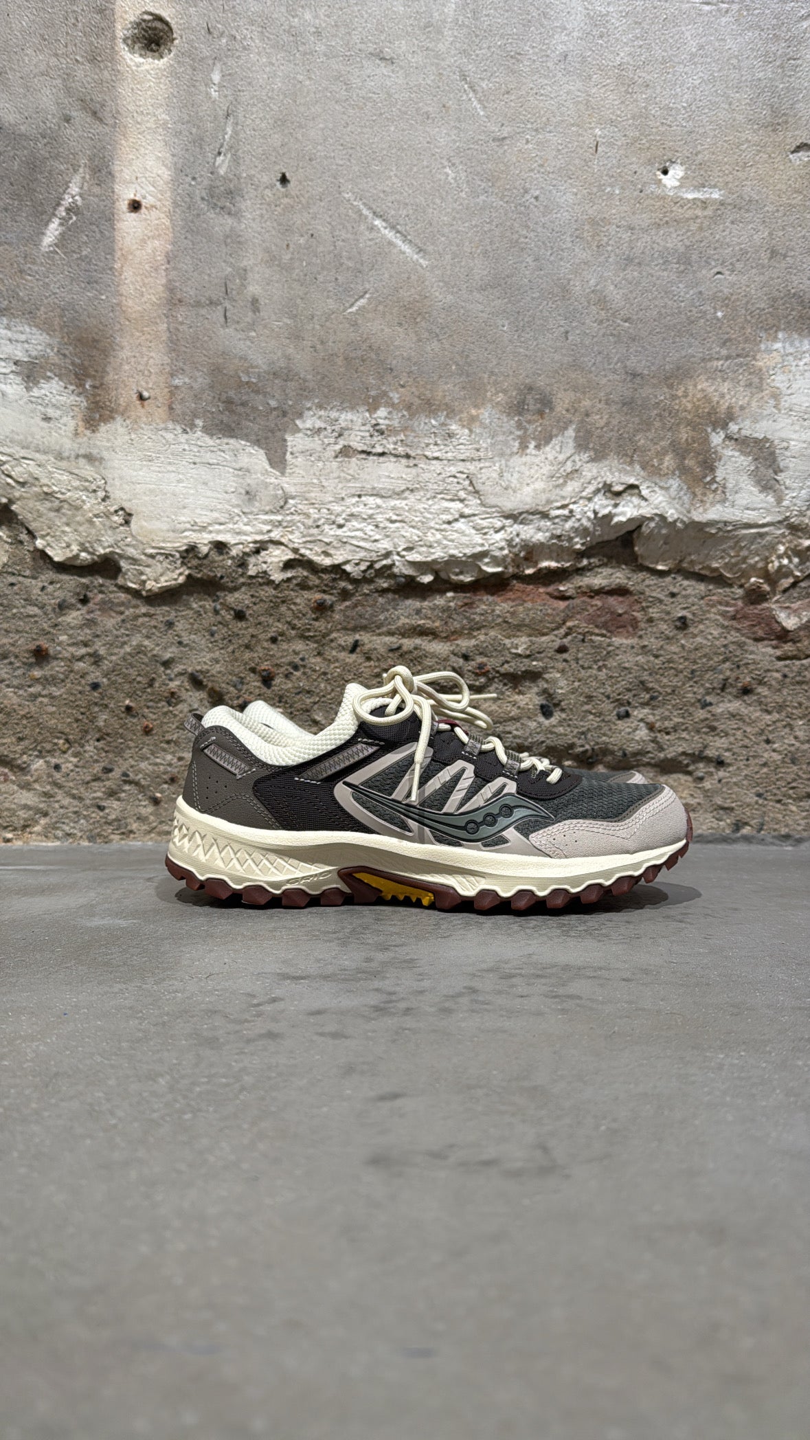 Grid Peak - Olive / Brown