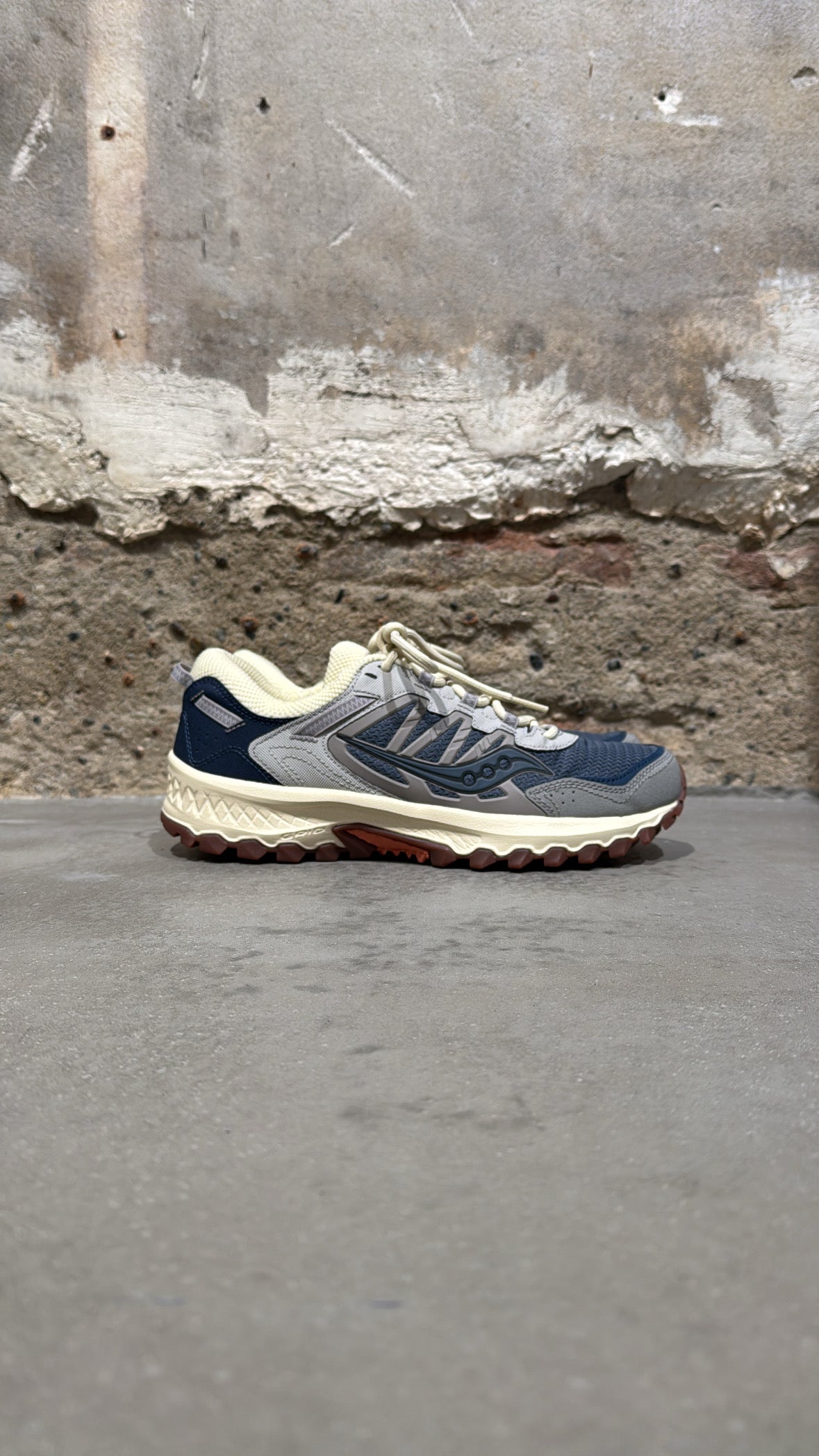 Grid Peak - Navy / Grey