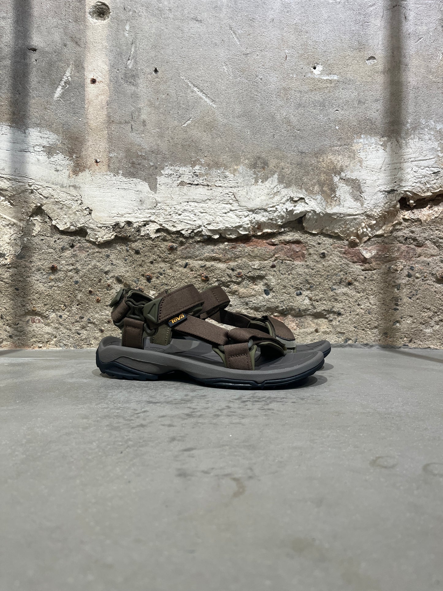 Terra Fi Lite - Dark Olive / Desert Palm