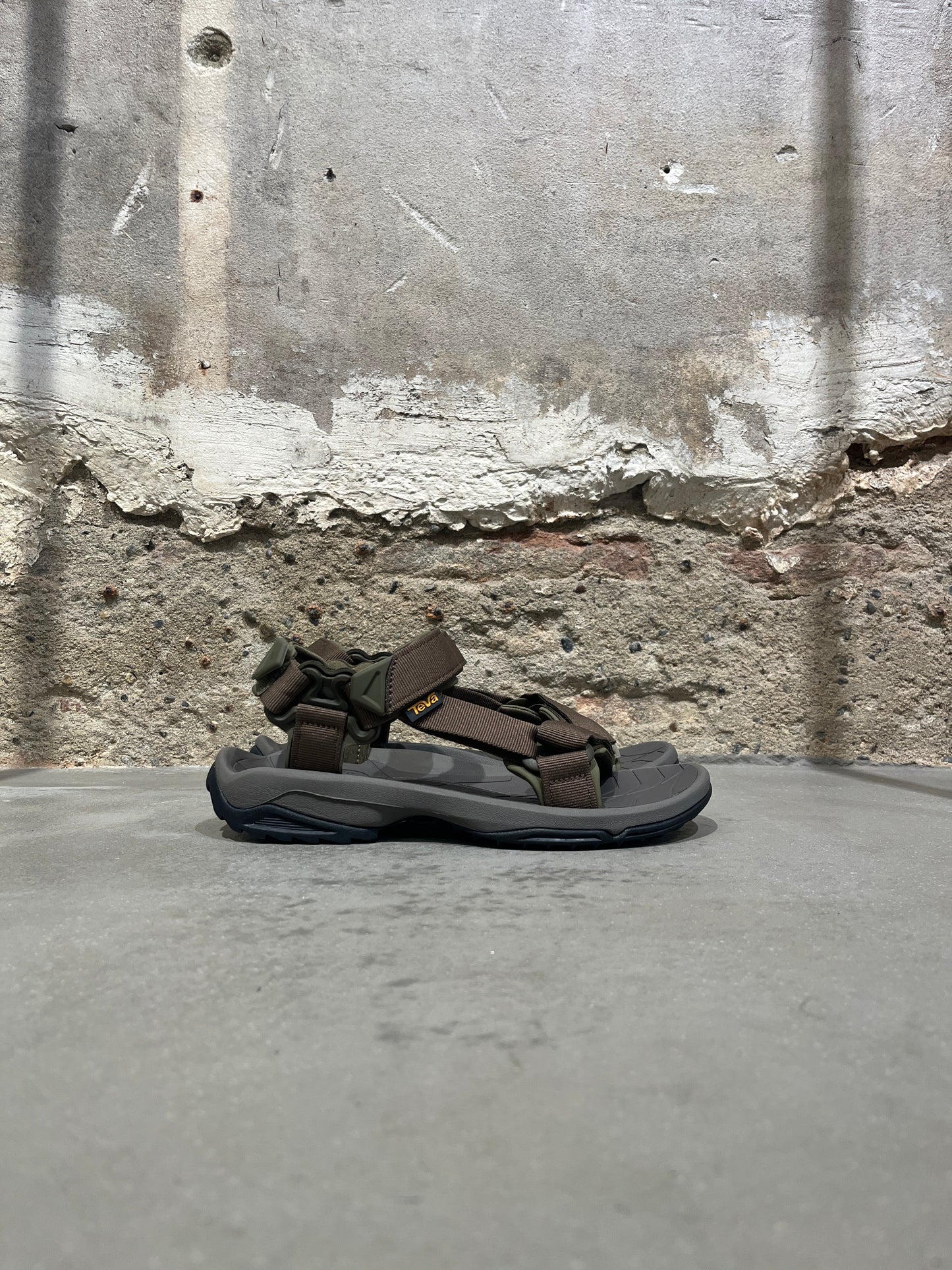Terra Fi Lite - Dark Olive / Desert Palm