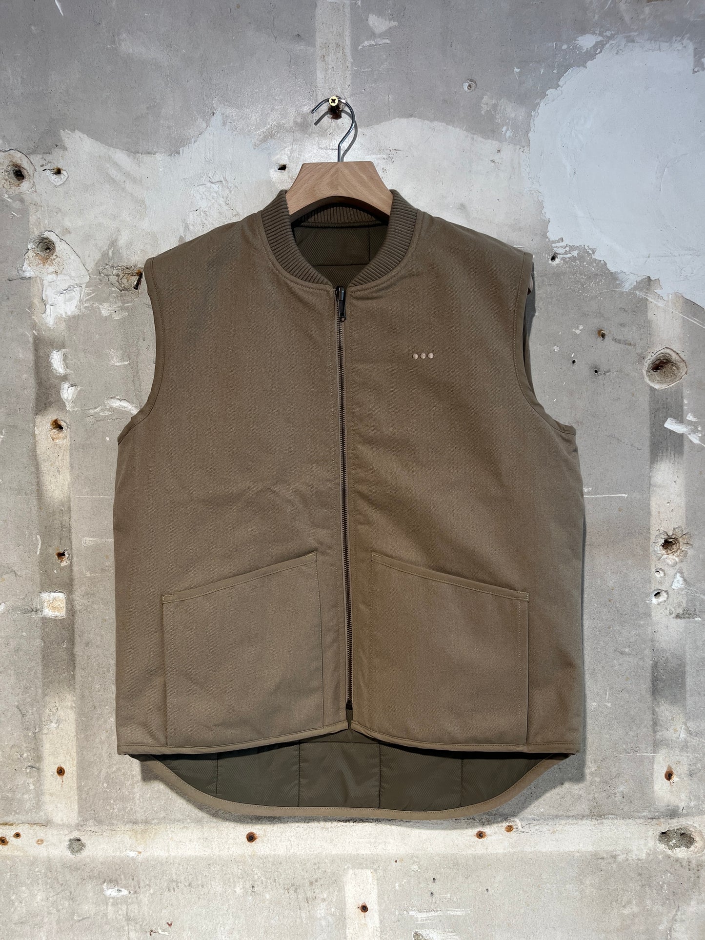 Reversible sleeveless jacket - Beige and khaki