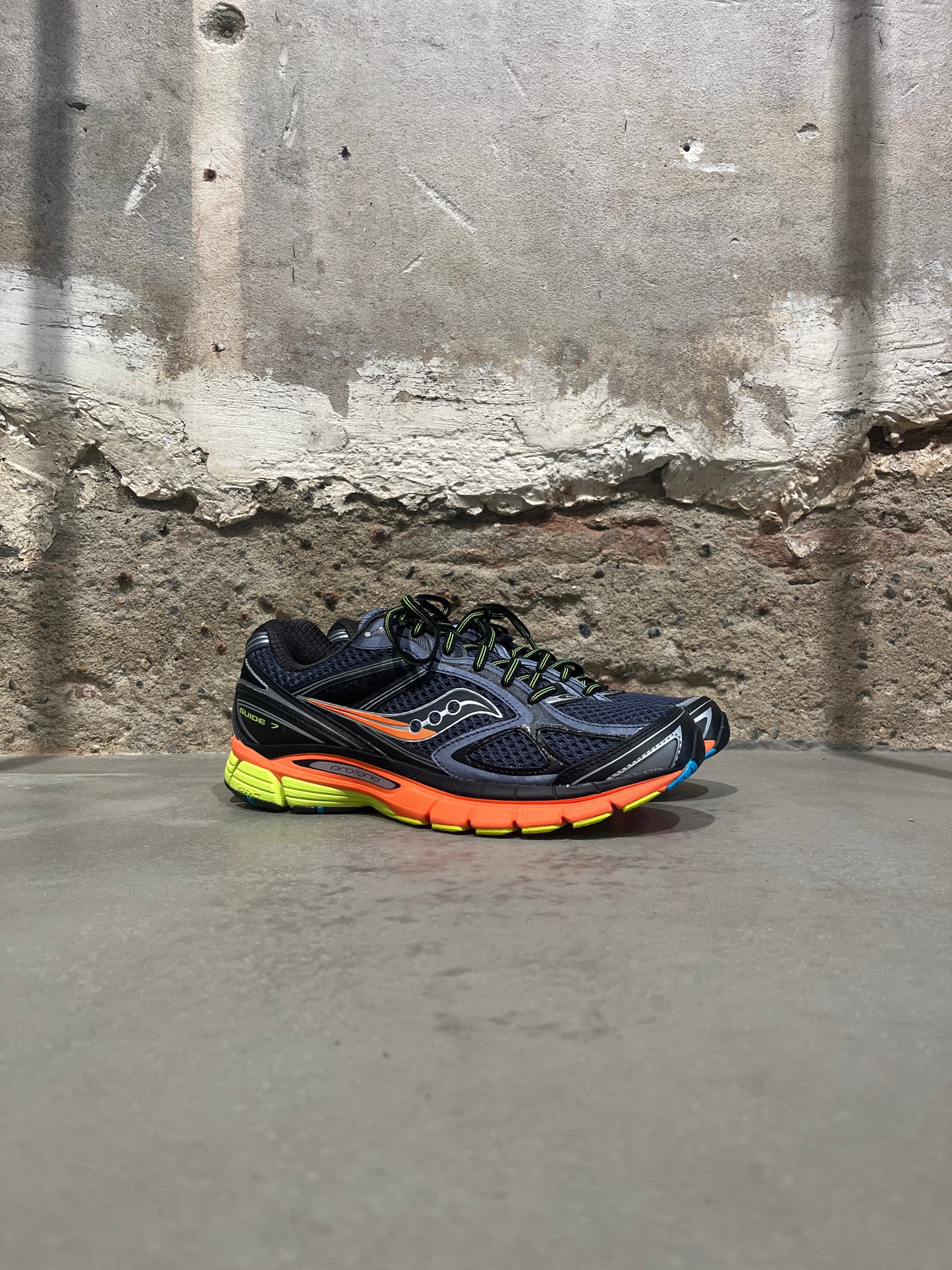 Guide 7 - Grey / Multi