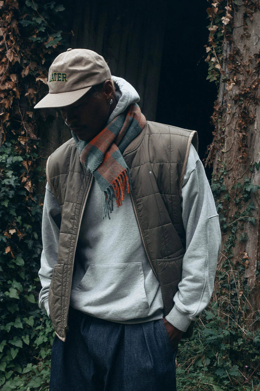 Reversible sleeveless jacket - Beige and khaki