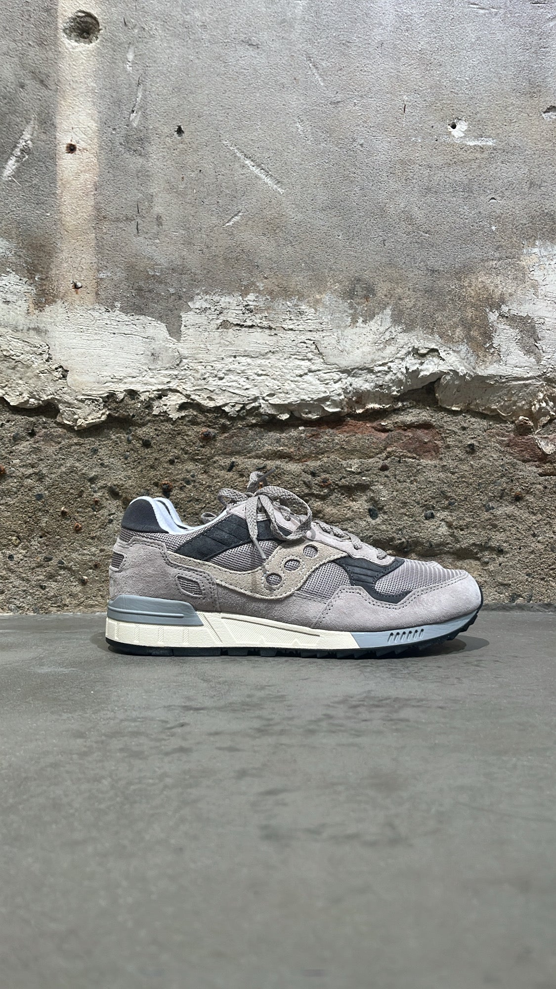 Shadow 5000 - Grey / Grey